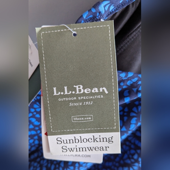 NWT  L.L. Bean Slimming Tankini Top Size 12R - Picture 2 of 11